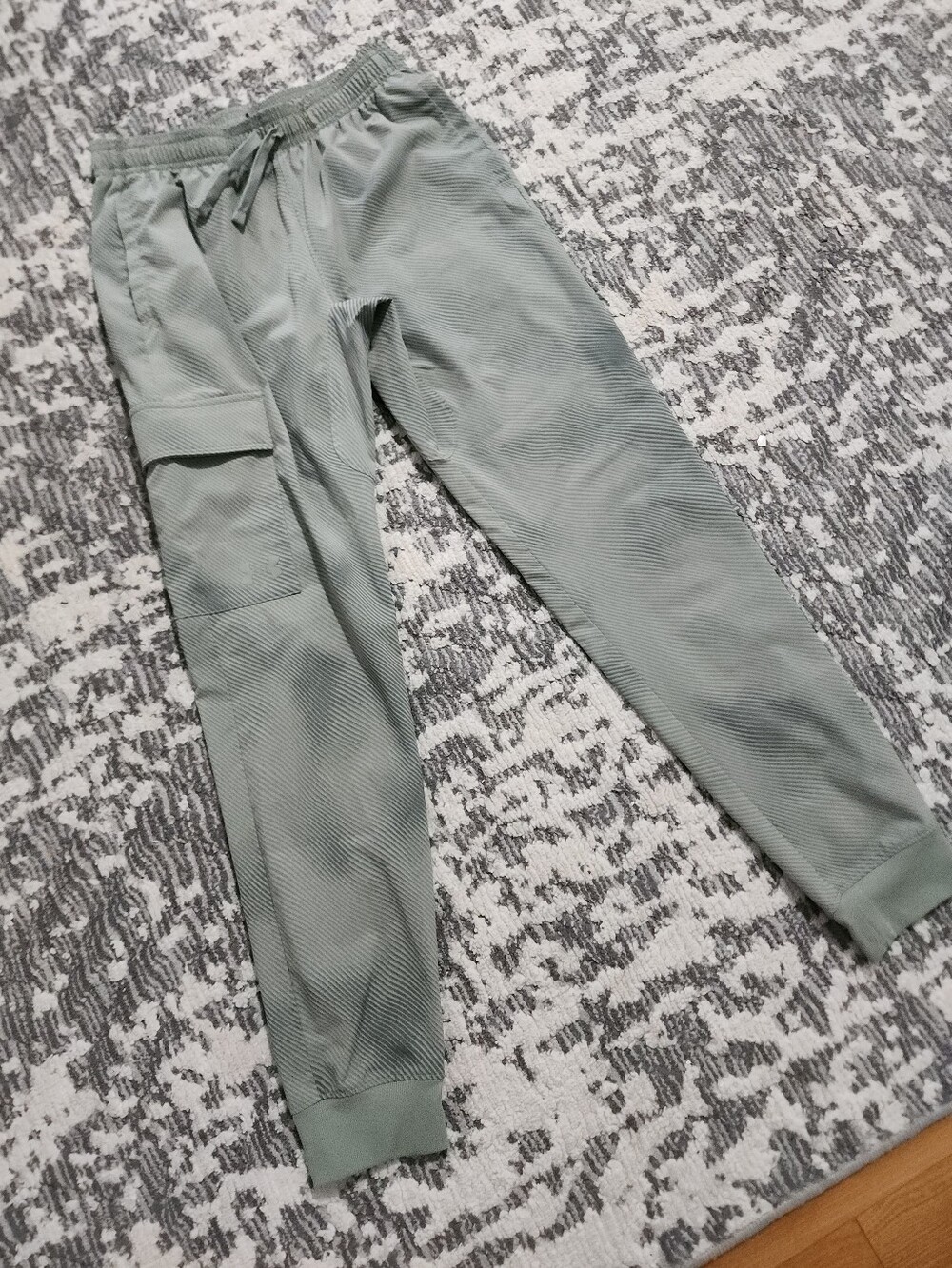Under Armour Light Sage Green Athletic Joggers with Elastic Waist Youth L